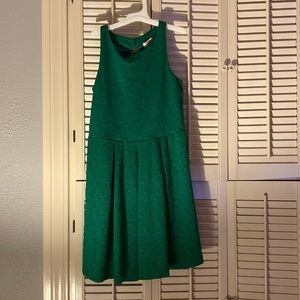 green dress